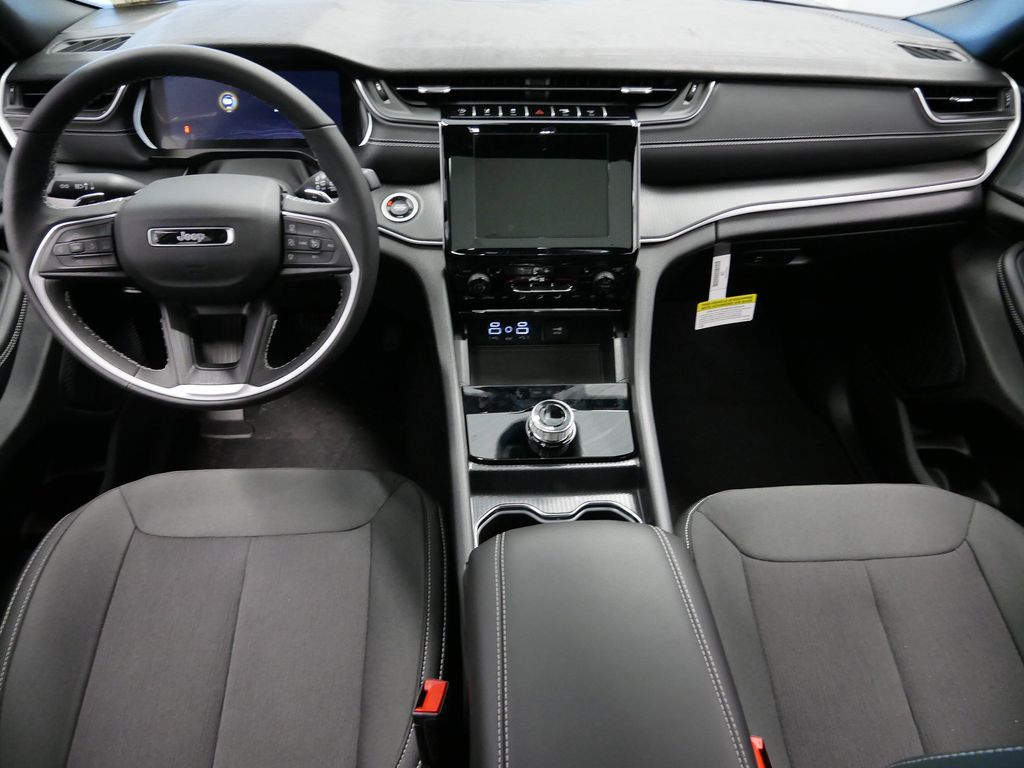 Thumbnail: 2025 Jeep Grand Cherokee - 18