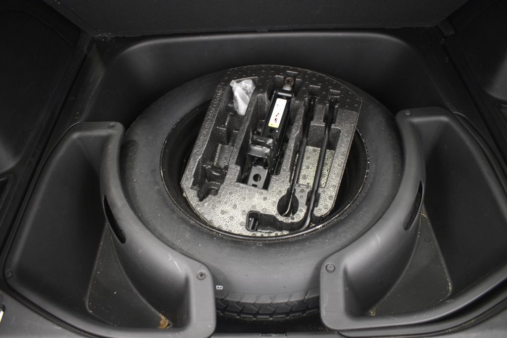 Thumbnail: 2021 Jeep Grand Cherokee - 25