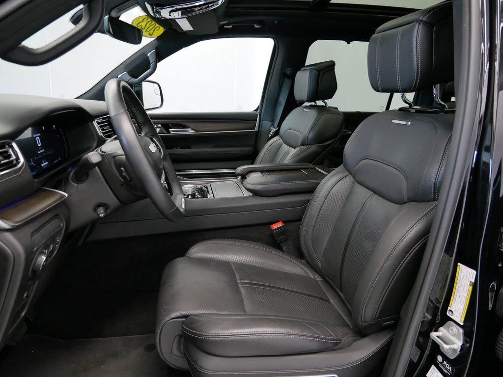 Thumbnail: 2023 Jeep Grand Wagoneer - 3