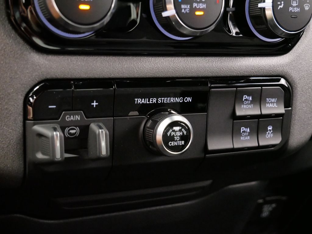 Thumbnail: 2025 RAM 1500 - 29