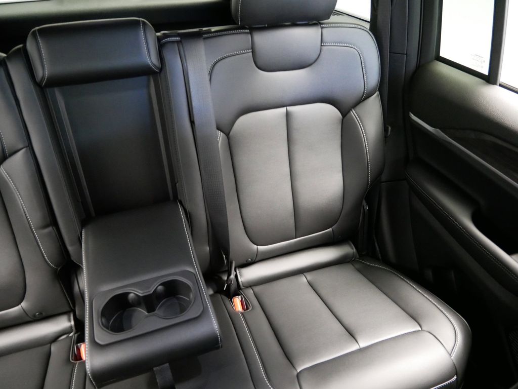 Thumbnail: 2025 Jeep Grand Cherokee - 21