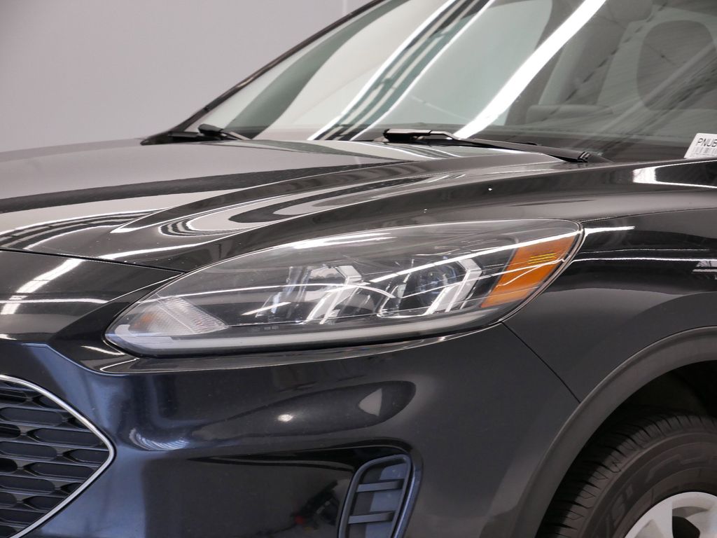 Thumbnail: 2022 Ford Escape - 14