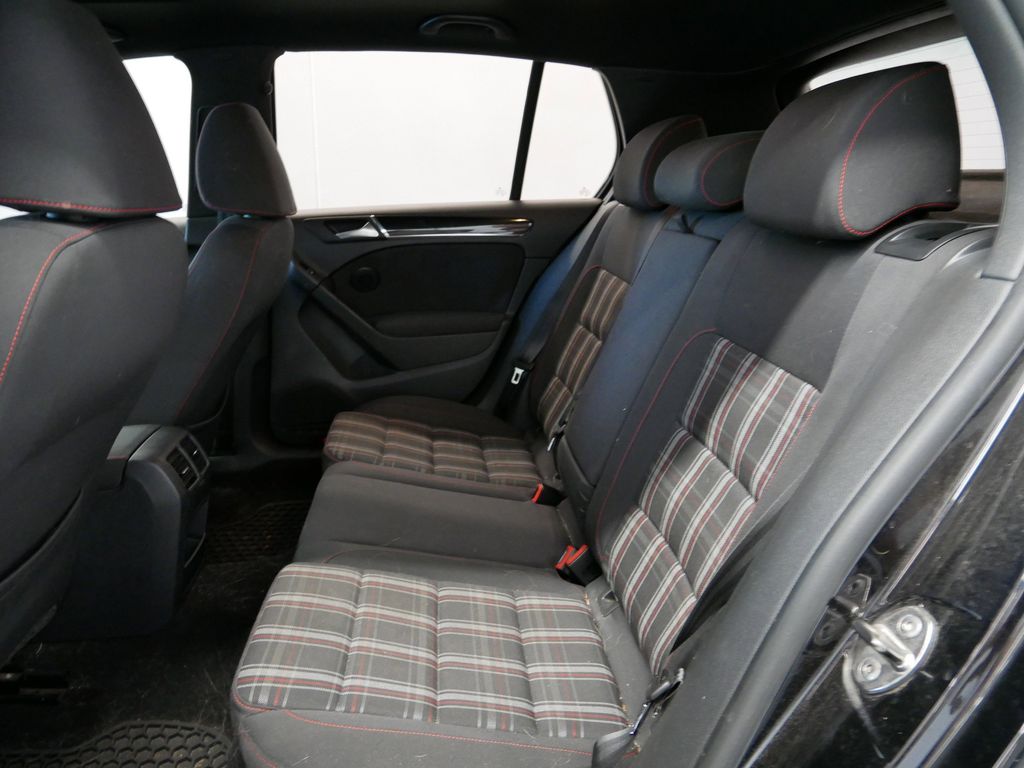 Thumbnail: 2012 Volkswagen Golf - 6