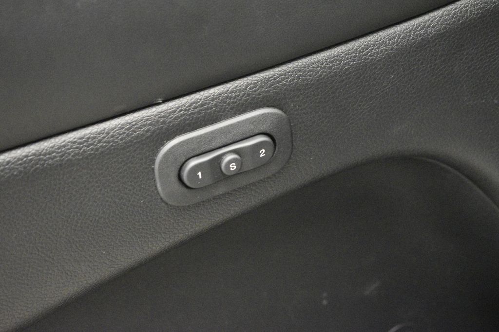 Thumbnail: 2021 Jeep Grand Cherokee - 35