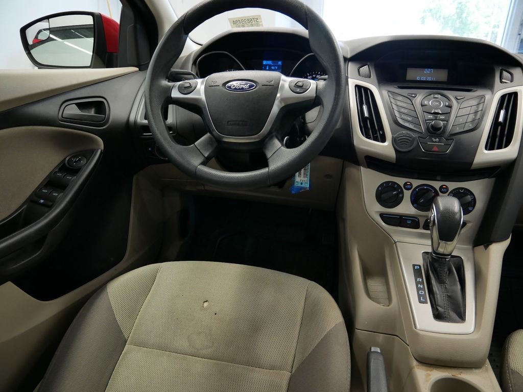 Thumbnail: 2012 Ford Focus - 24
