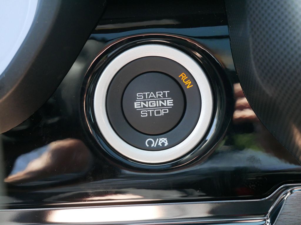 Thumbnail: 2025 RAM 1500 - 38