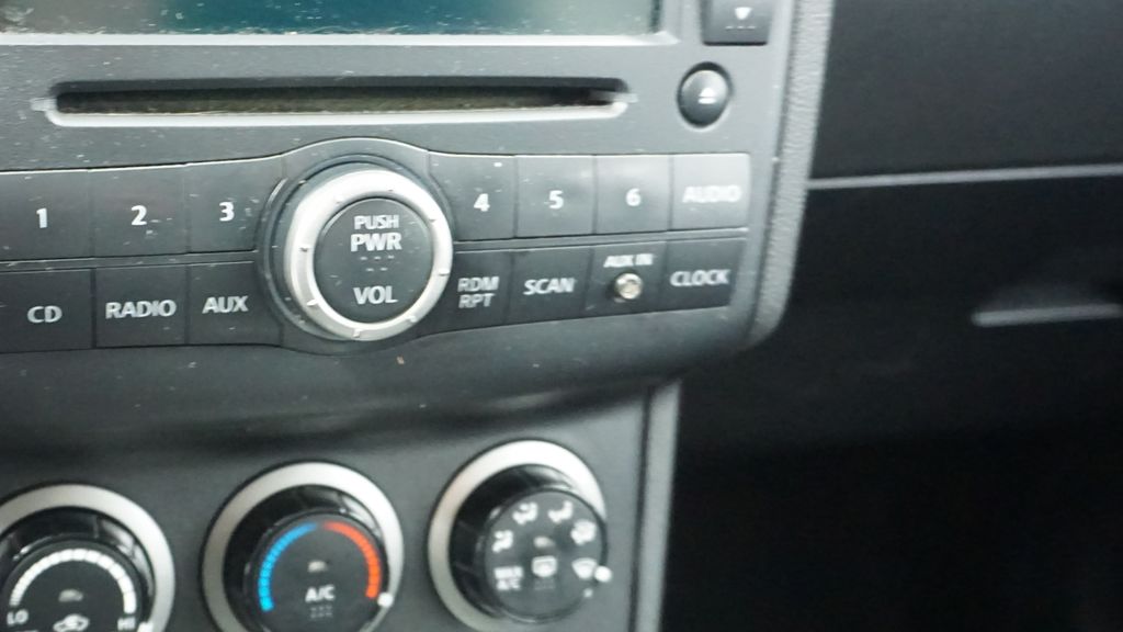 Thumbnail: 2010 Nissan Rogue - 27