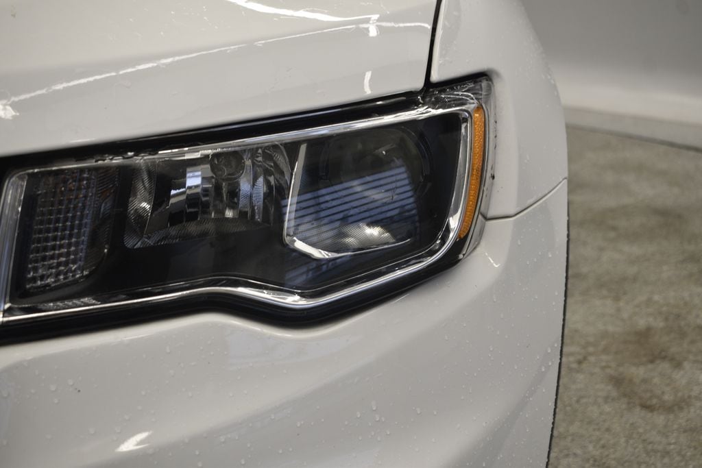 Thumbnail: 2020 Jeep Grand Cherokee - 6