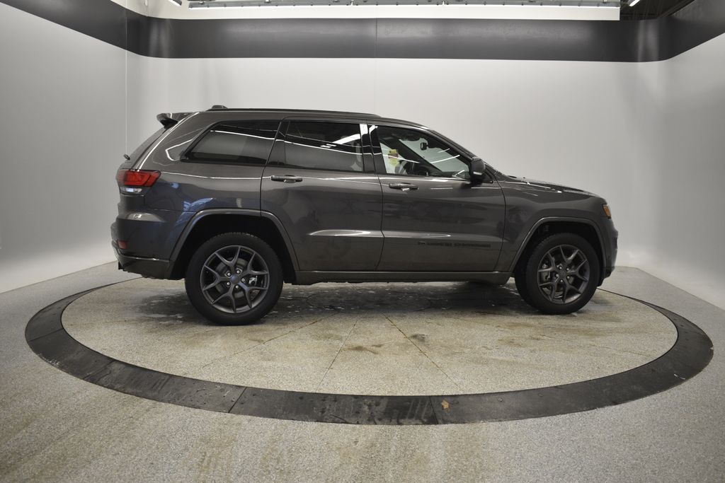 Thumbnail: 2021 Jeep Grand Cherokee - 10