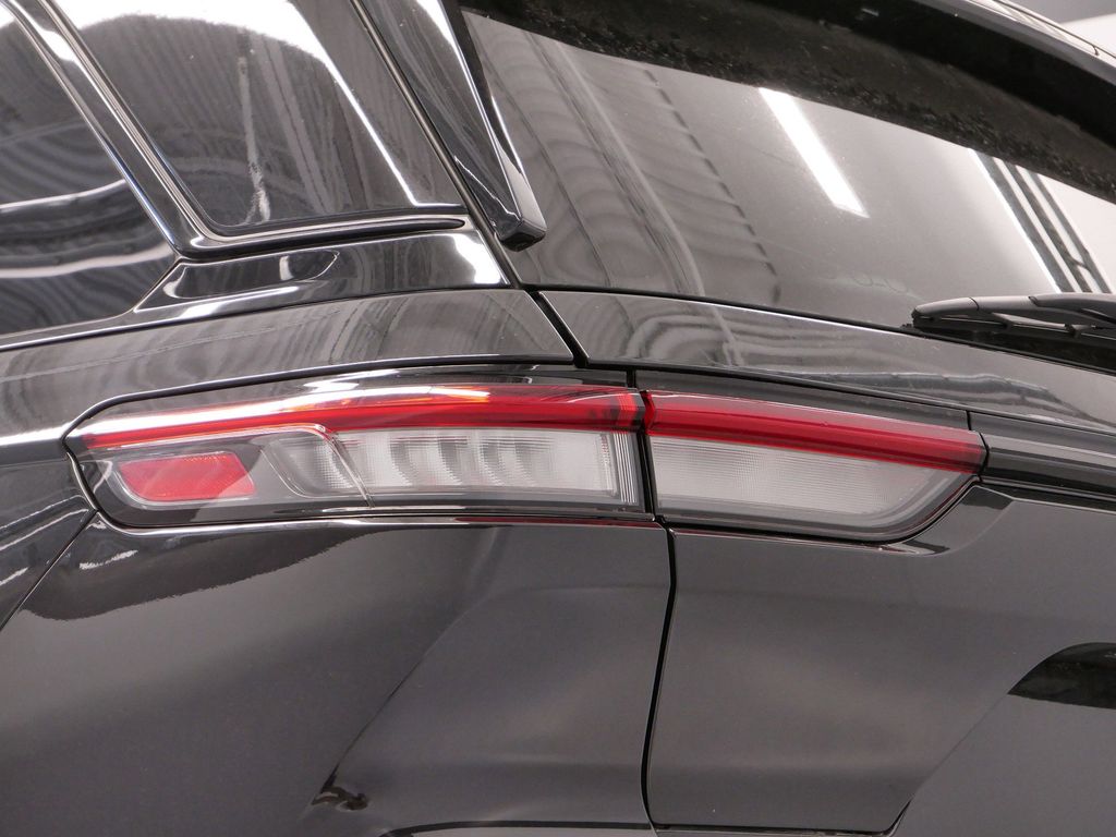Thumbnail: 2023 Jeep Grand Cherokee - 14