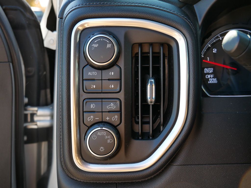 Thumbnail: 2019 Chevrolet Silverado 1500 - 19