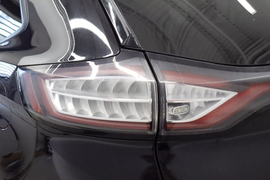 Thumbnail: 2016 Ford Edge - 17