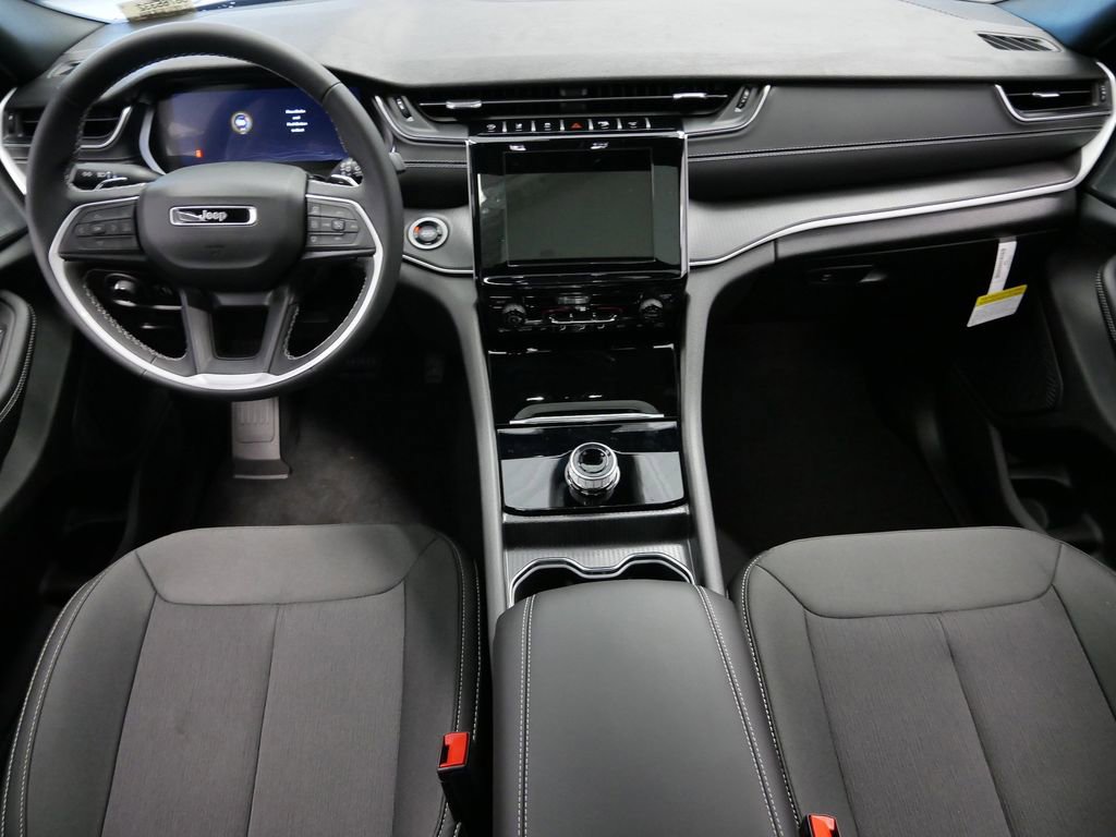 Thumbnail: 2025 Jeep Grand Cherokee L - 16