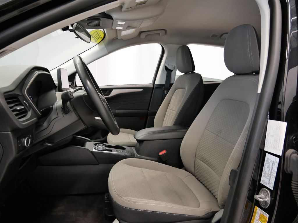 Thumbnail: 2022 Ford Escape - 3