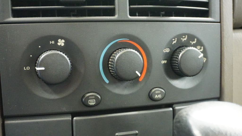 Thumbnail: 2000 Jeep Grand Cherokee - 27