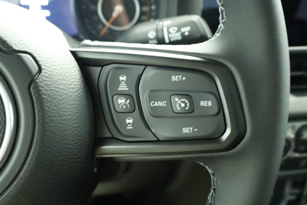 Thumbnail: 2026 Jeep Gladiator - 31