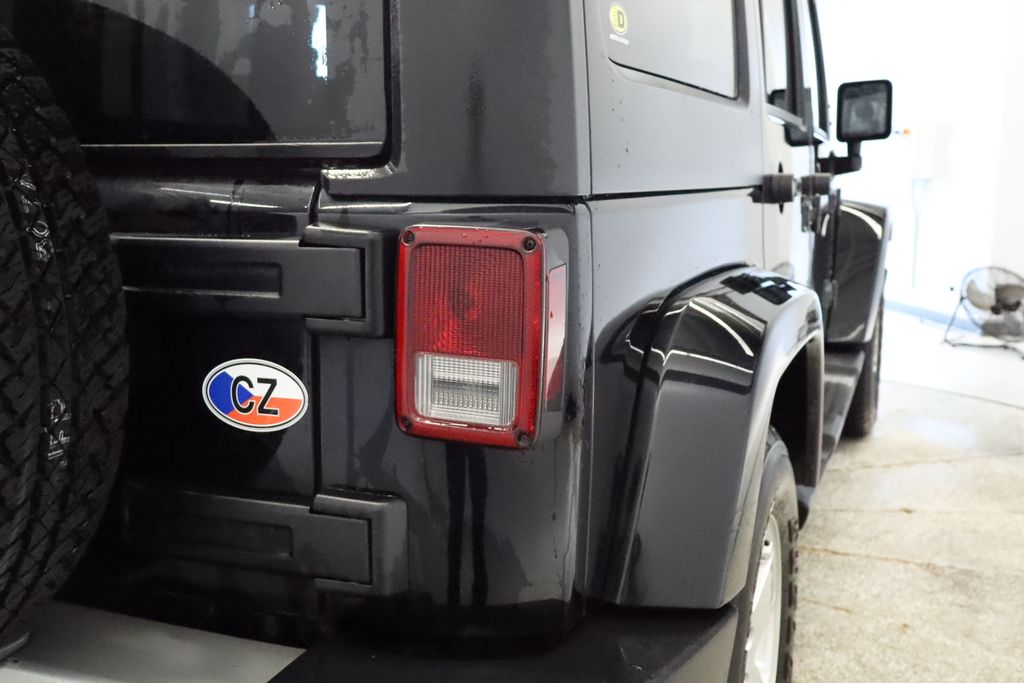 Thumbnail: 2011 Jeep Wrangler - 15