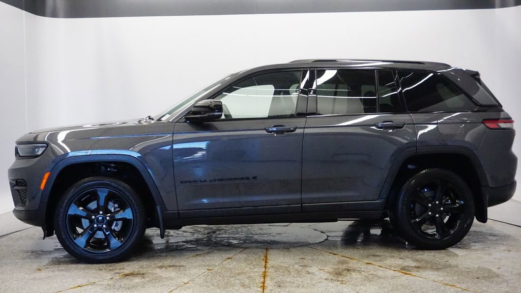 Thumbnail: 2023 Jeep Grand Cherokee - 2