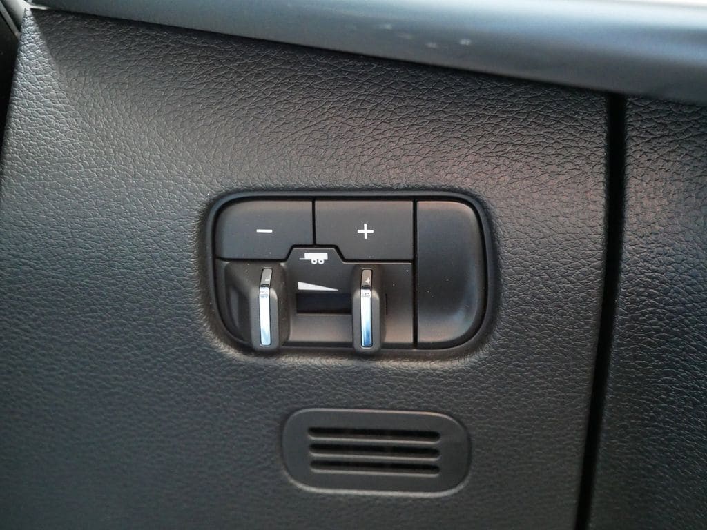 Thumbnail: 2025 Jeep Wagoneer - 42