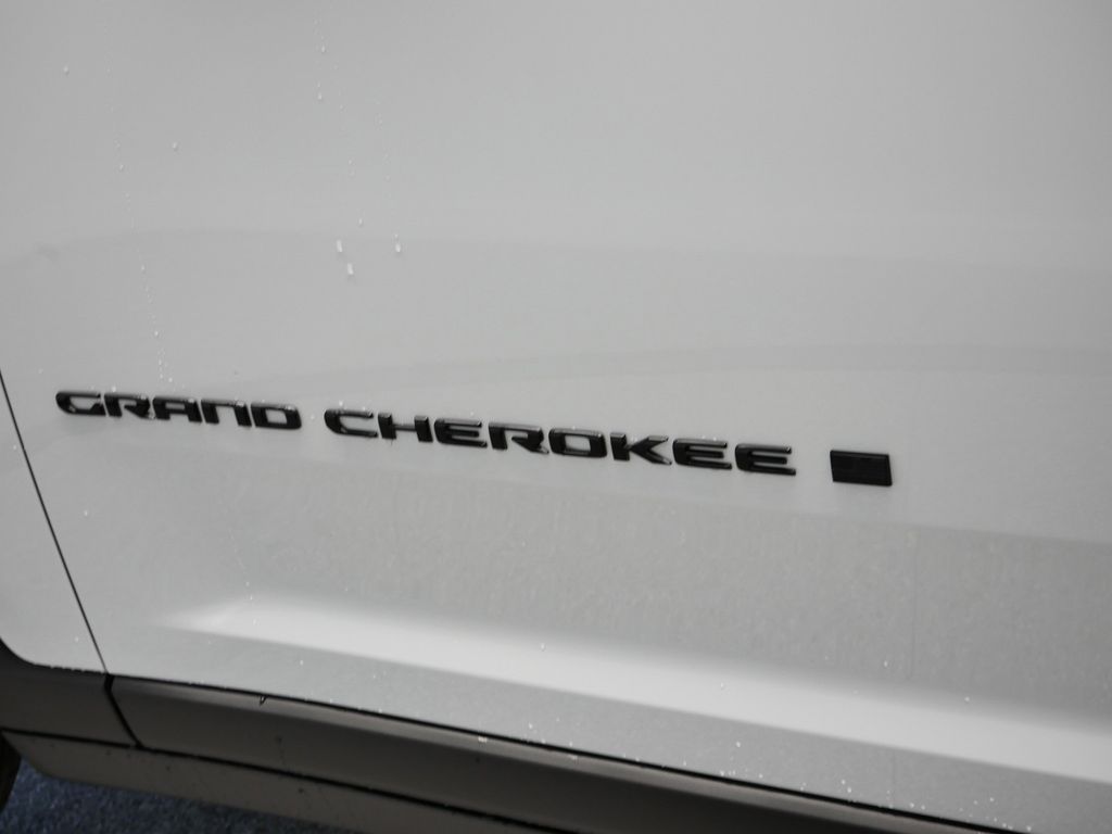 Thumbnail: 2025 Jeep Grand Cherokee L - 18