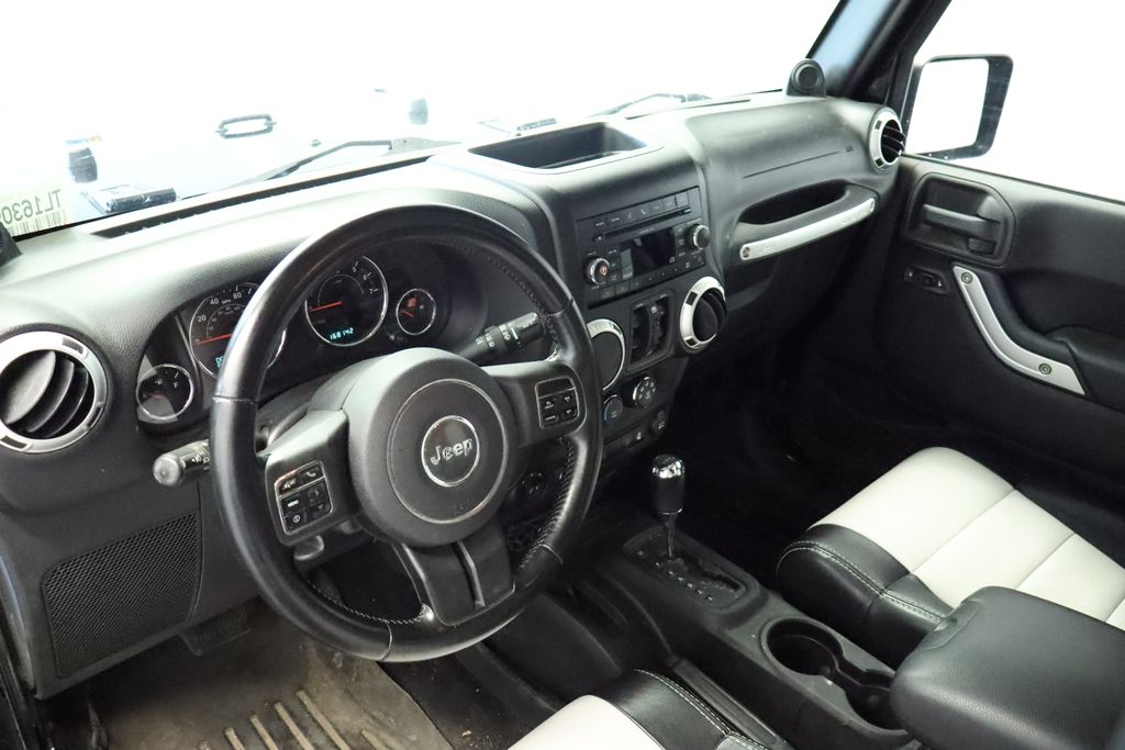 Thumbnail: 2011 Jeep Wrangler - 22