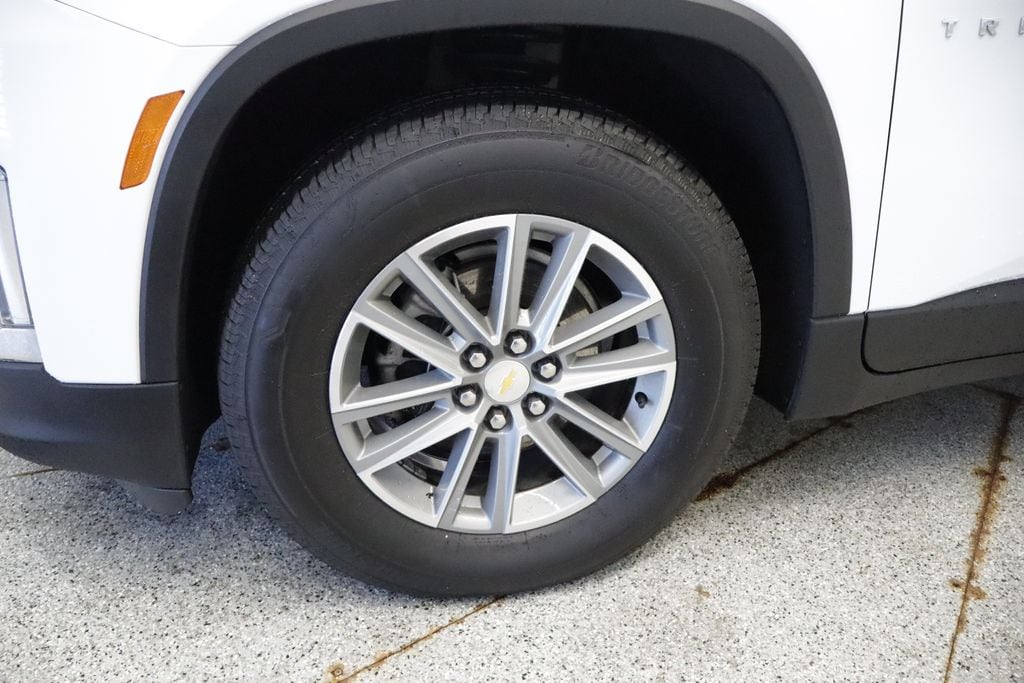 Thumbnail: 2022 Chevrolet Traverse - 14