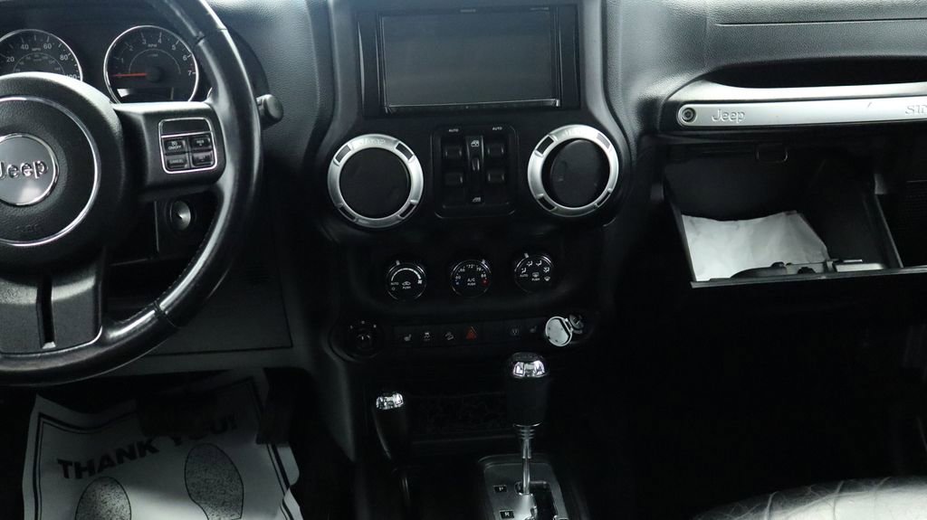 Thumbnail: 2014 Jeep Wrangler - 23