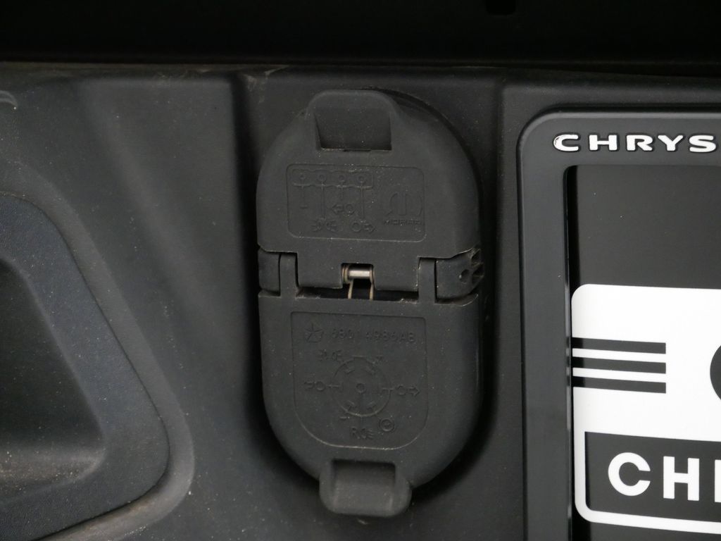 Thumbnail: 2010 RAM 1500 - 21