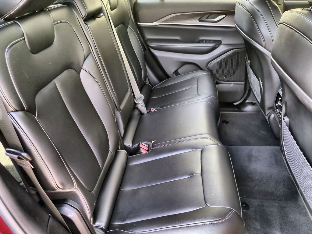 Thumbnail: 2024 Jeep Grand Cherokee - 21