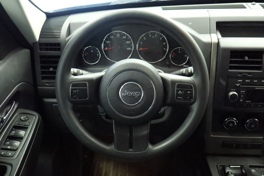 Thumbnail: 2012 Jeep Liberty - 19