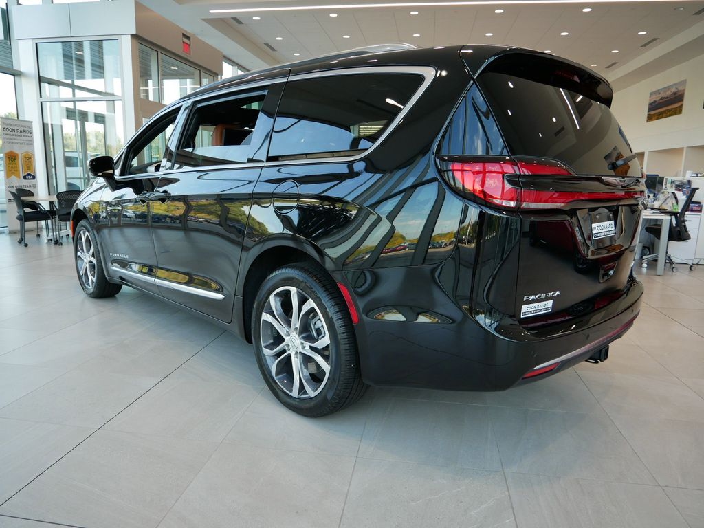 Thumbnail: 2026 Chrysler Pacifica - 3