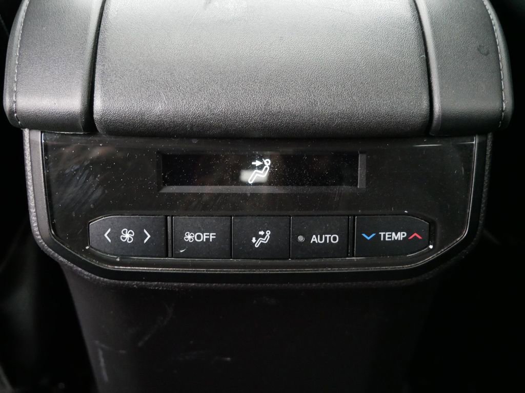 Thumbnail: 2021 Toyota Highlander - 32