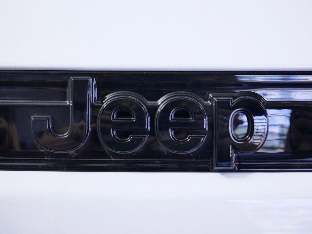 Thumbnail: 2025 Jeep Grand Cherokee - 12