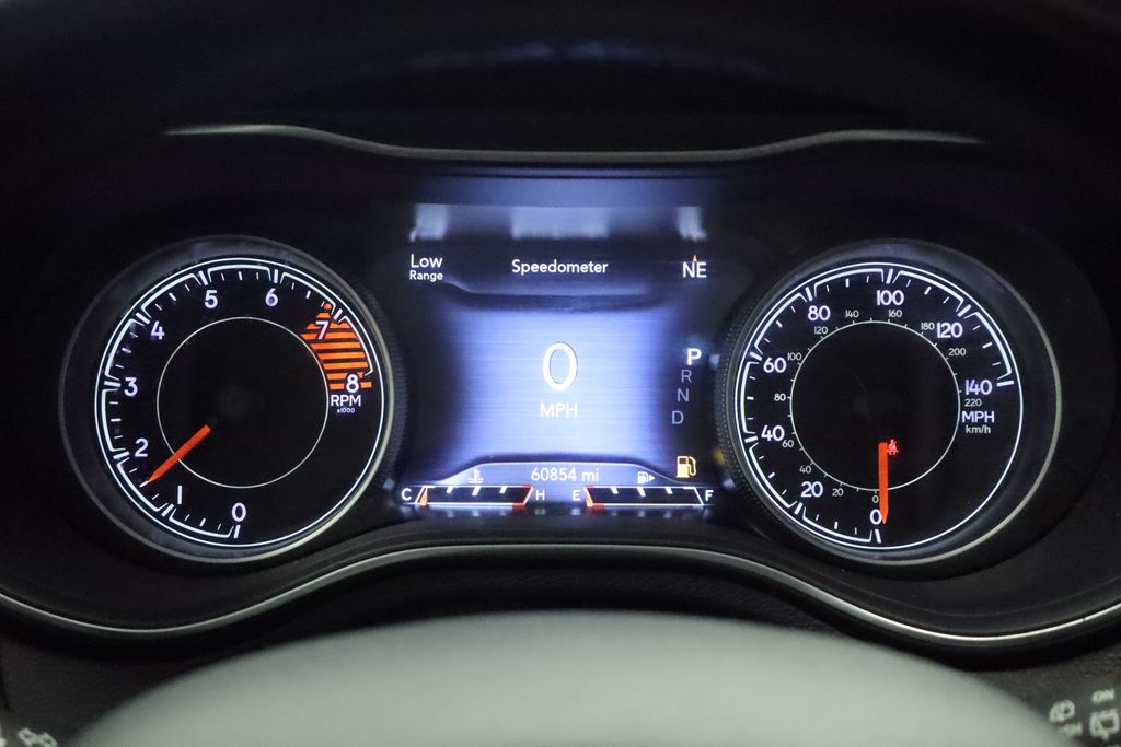 Thumbnail: 2021 Jeep Cherokee - 35