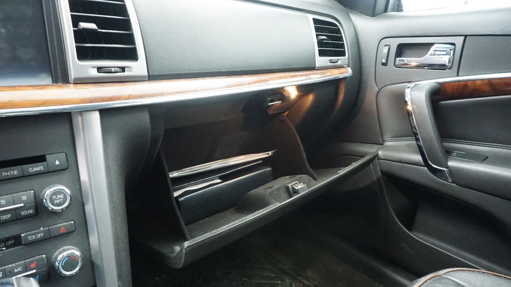 Thumbnail: 2012 Lincoln MKZ - 22