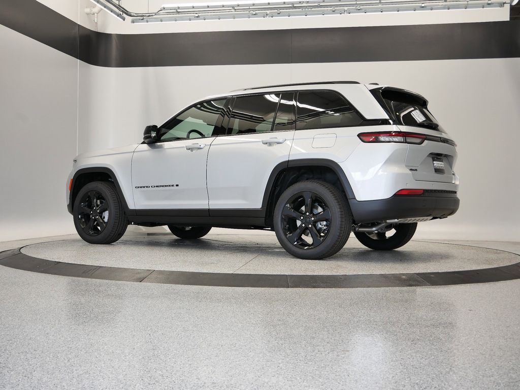 Thumbnail: 2025 Jeep Grand Cherokee - 43