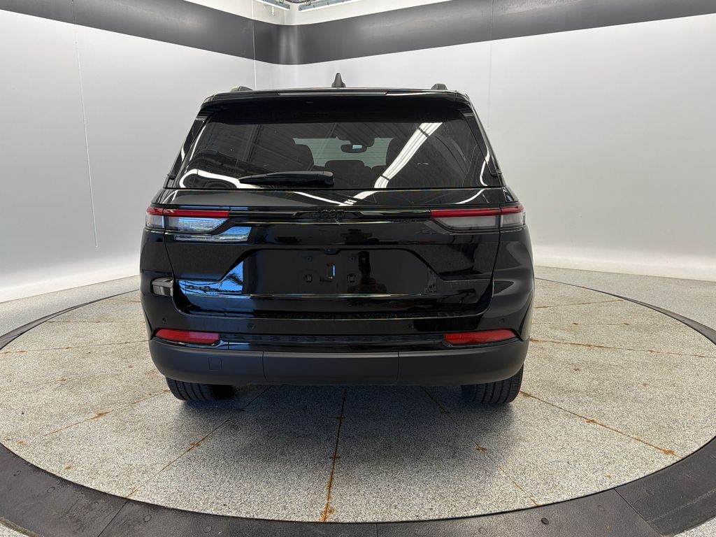 Thumbnail: 2024 Jeep Grand Cherokee - 9