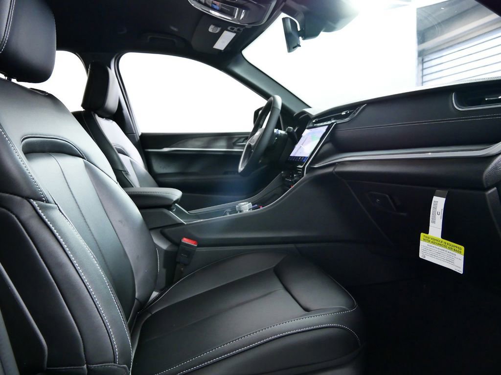 Thumbnail: 2025 Jeep Grand Cherokee L - 19