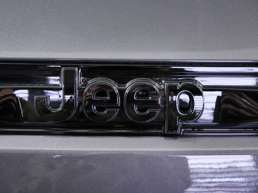 Thumbnail: 2024 Jeep Grand Cherokee - 13