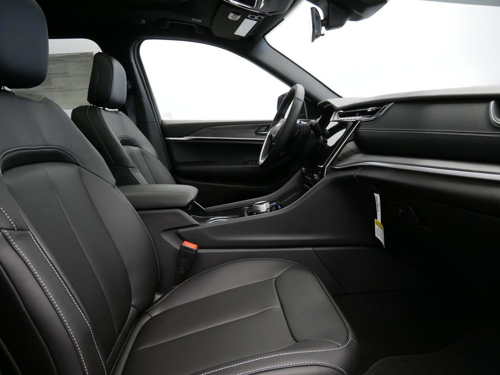 2025 Jeep Grand Cherokee Limited Edition 22