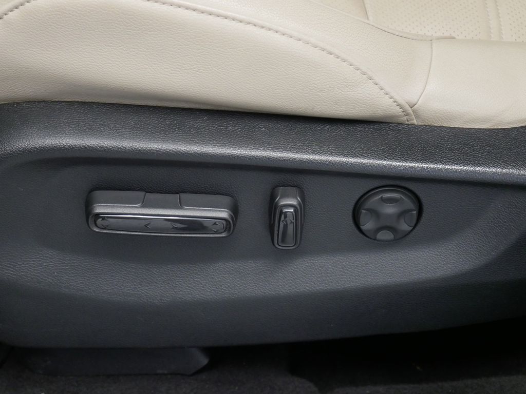 Thumbnail: 2017 Honda CR-V - 5