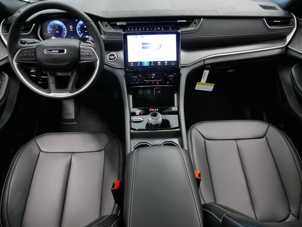 Thumbnail: 2025 Jeep Grand Cherokee - 16