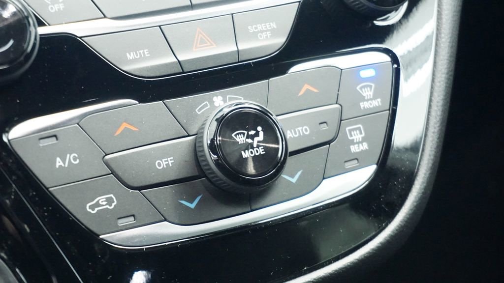 Thumbnail: 2026 Chrysler Voyager - 33