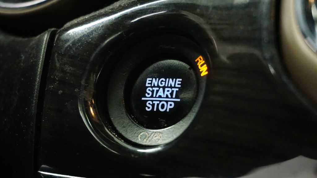 Thumbnail: 2017 Jeep Grand Cherokee - 41