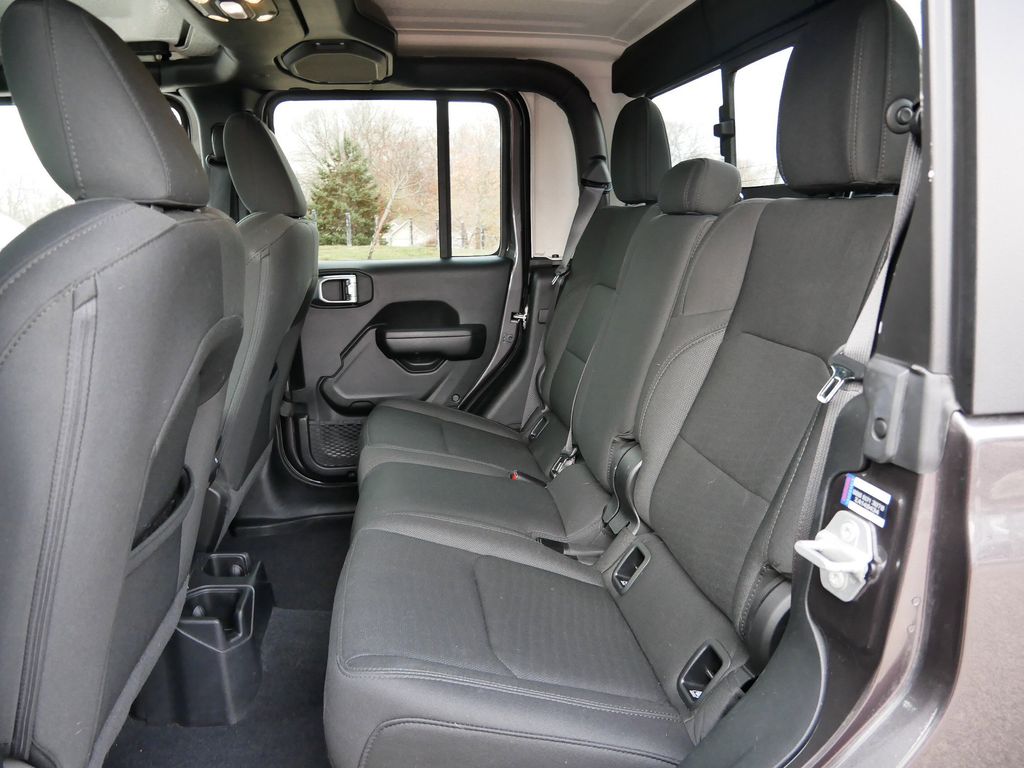 Thumbnail: 2020 Jeep Gladiator - 9