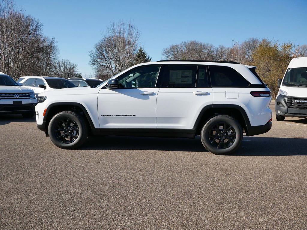 Thumbnail: 2025 Jeep Grand Cherokee - 44
