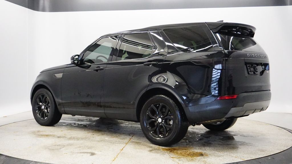 Thumbnail: 2020 Land Rover Discovery - 3