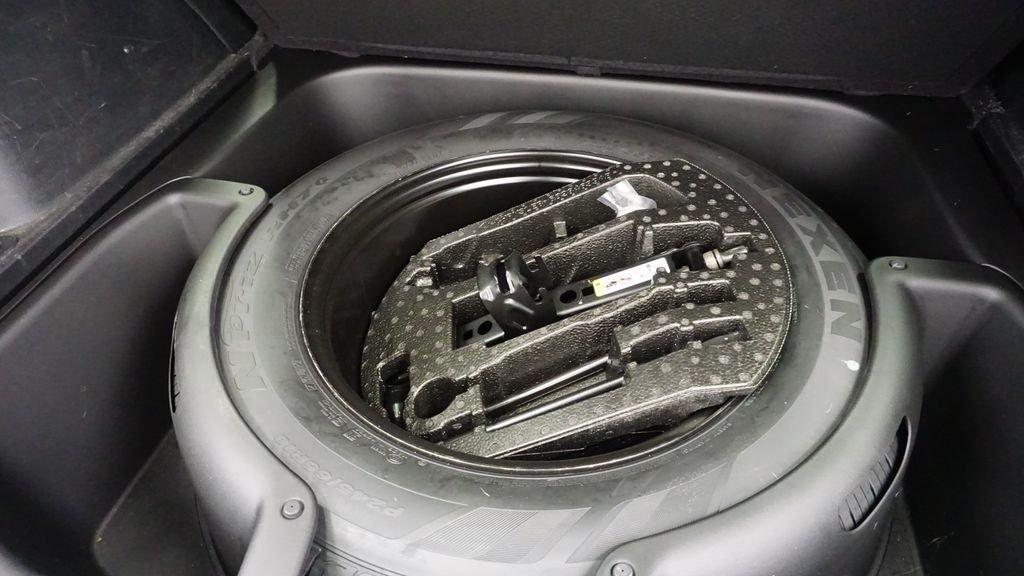 Thumbnail: 2021 Jeep Grand Cherokee - 18