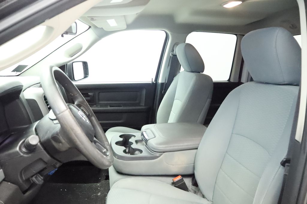 Thumbnail: 2019 RAM 1500 Classic - 29