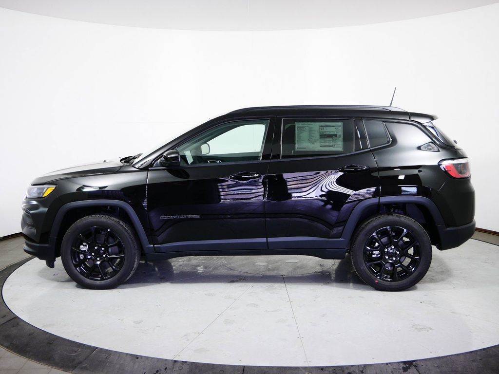 Thumbnail: 2024 Jeep Compass - 17